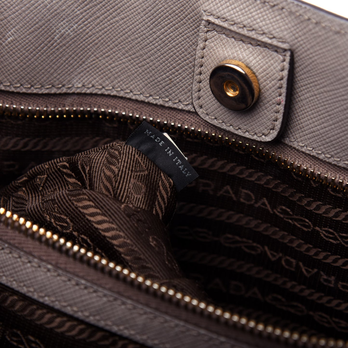 Saffiano Lux Large Tote Pomice