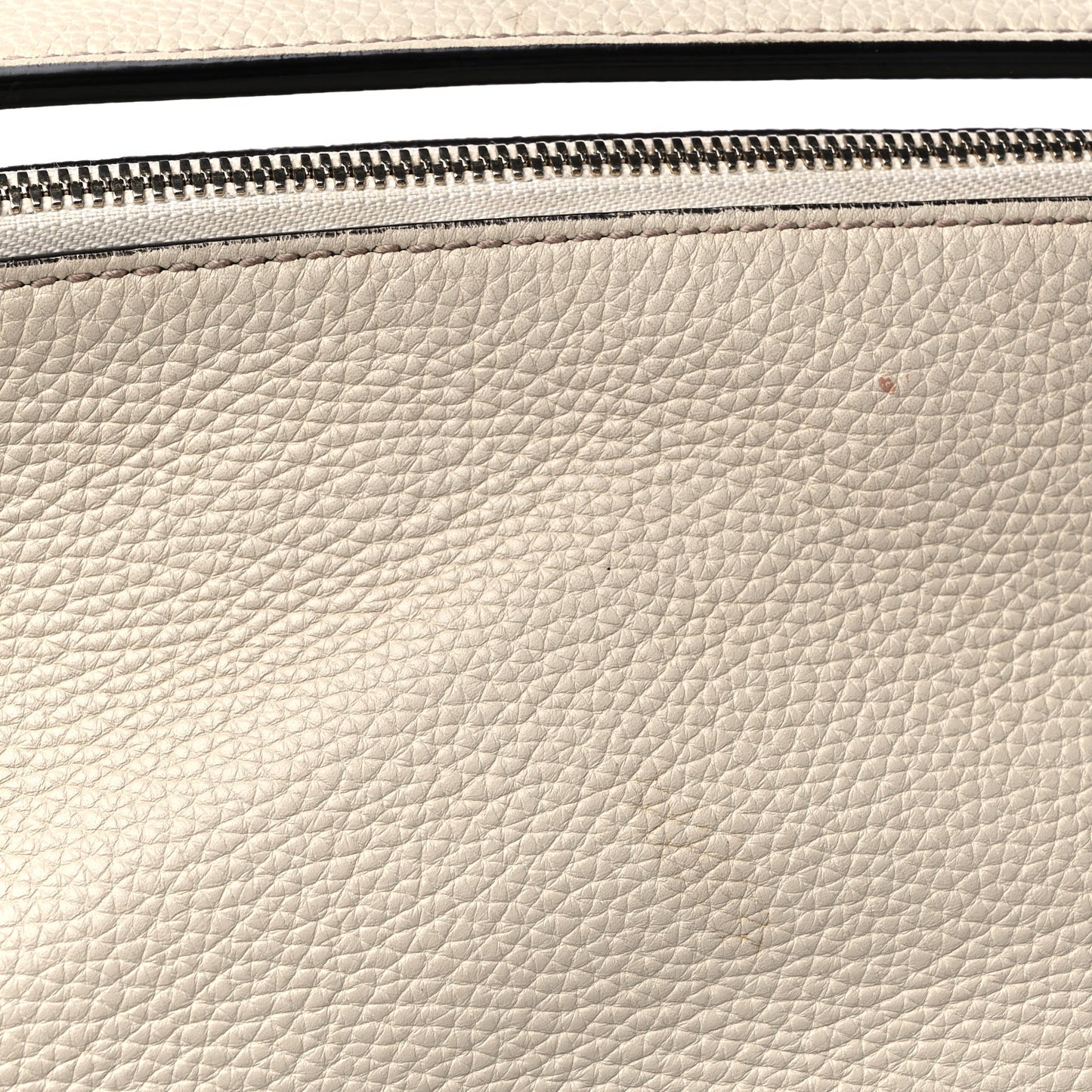 Pebbled Calfskin Large Soho Hobo Off White