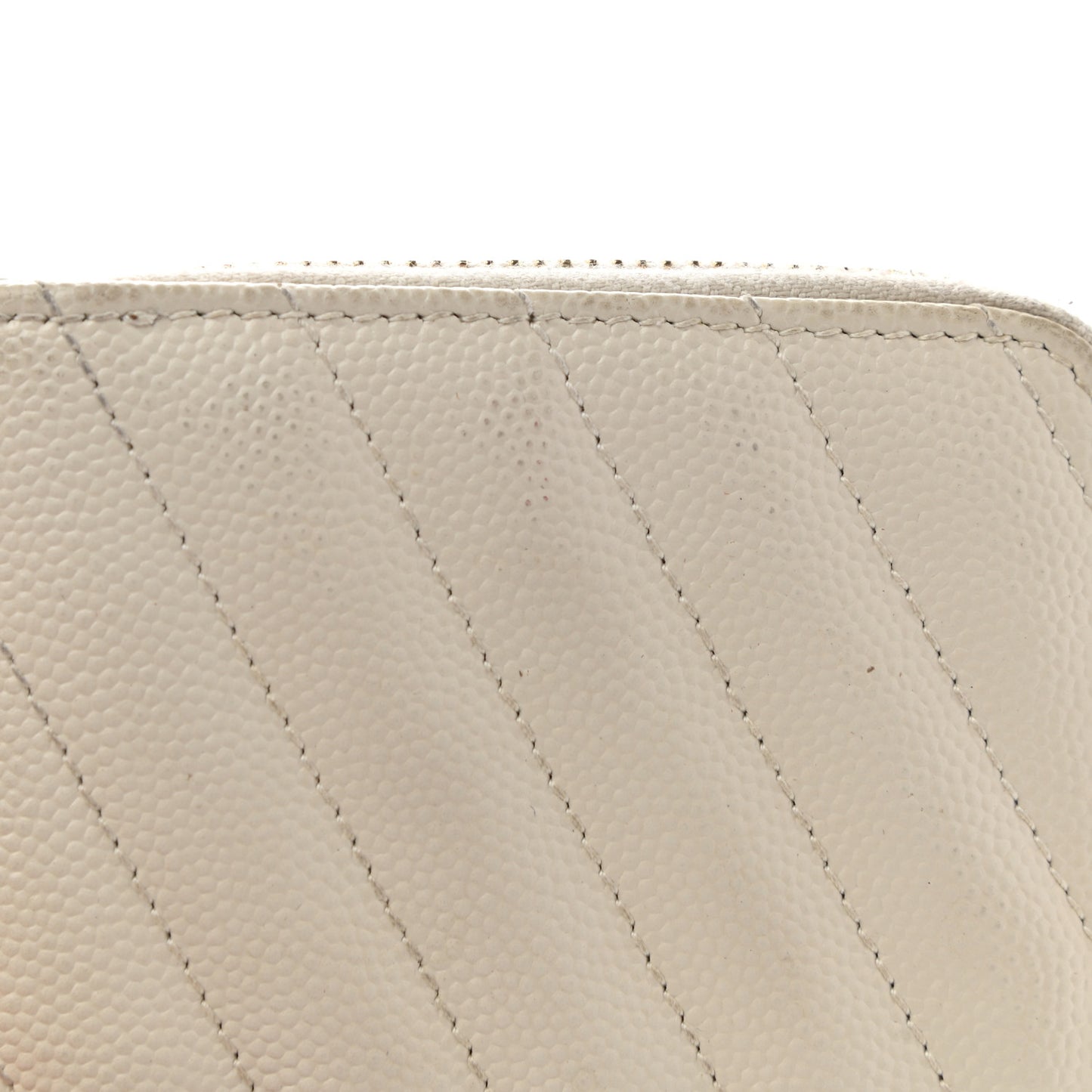 Grain De Poudre Matelasse Chevron Monogram Compact Zip Around Wallet Crema Soft