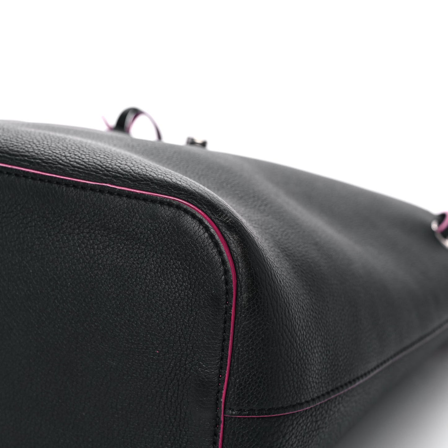 Calfskin Lockme Bucket Black