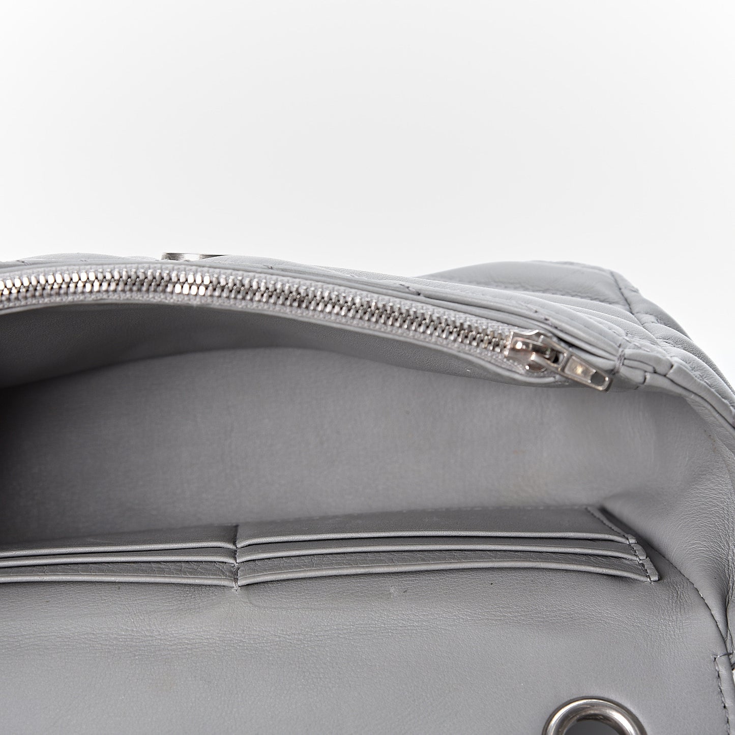 Calfskin Logo Matelasse S BB Round Shoulder Bag Gris Haussmannien
