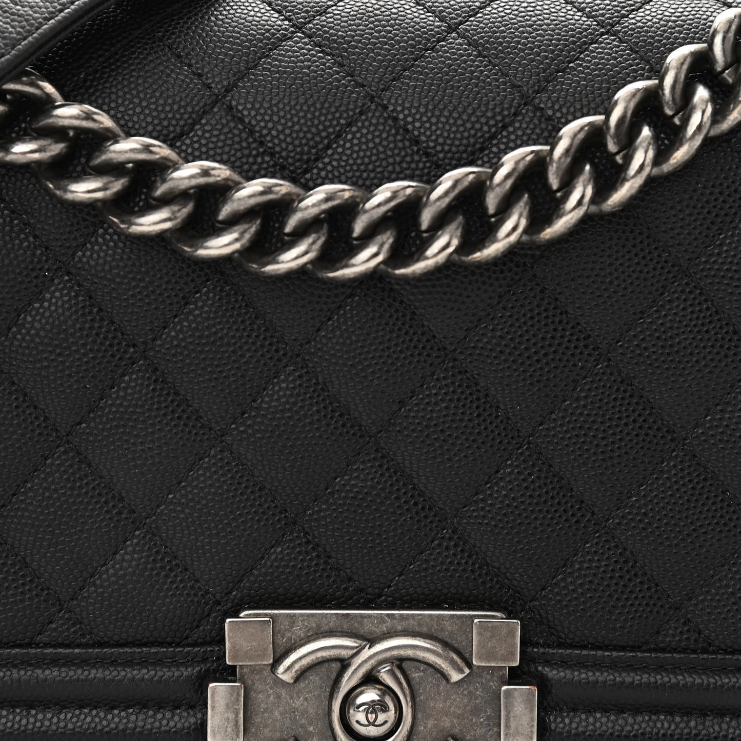 Caviar Quilted Medium Boy Flap Black