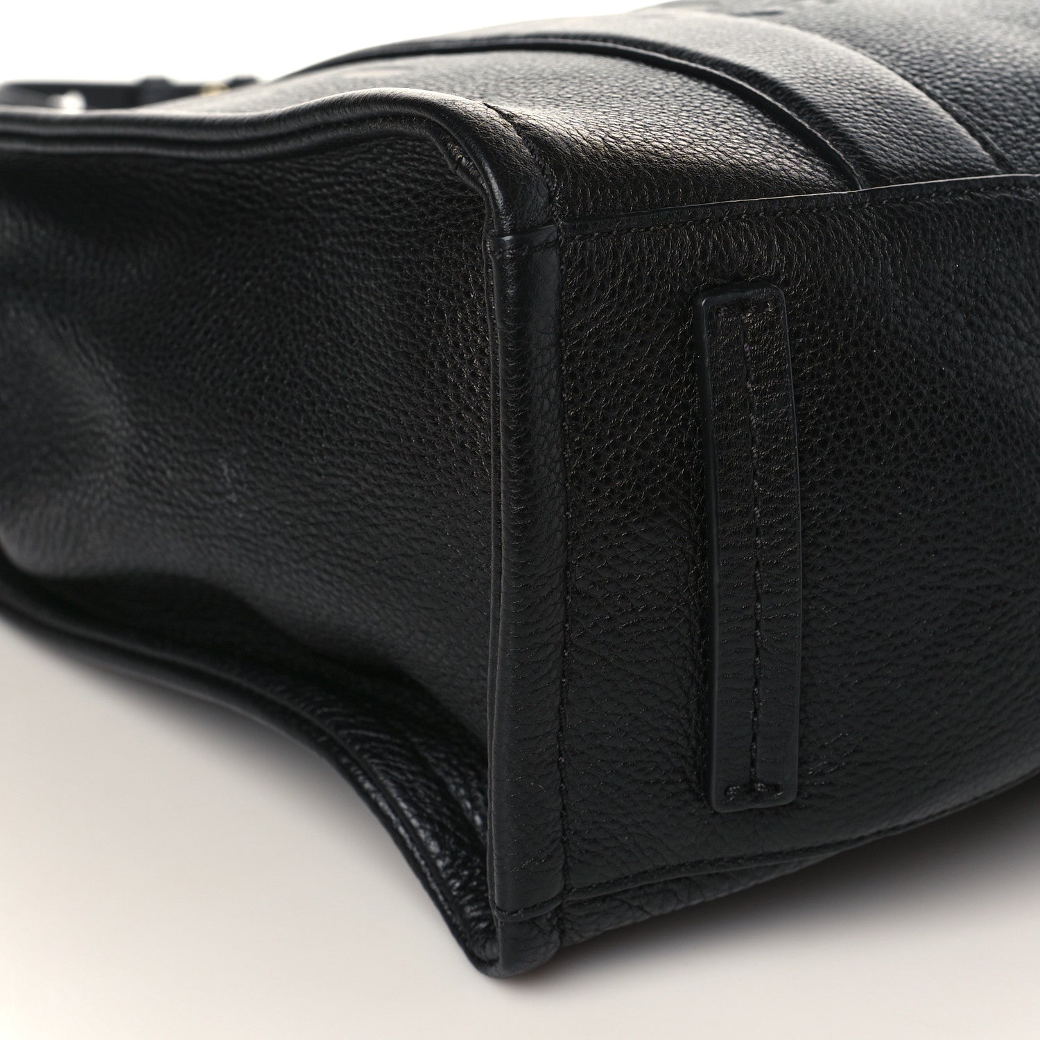 Marc Jacobs Grained Calfskin Medium The Tote Bag Black 7 of 8