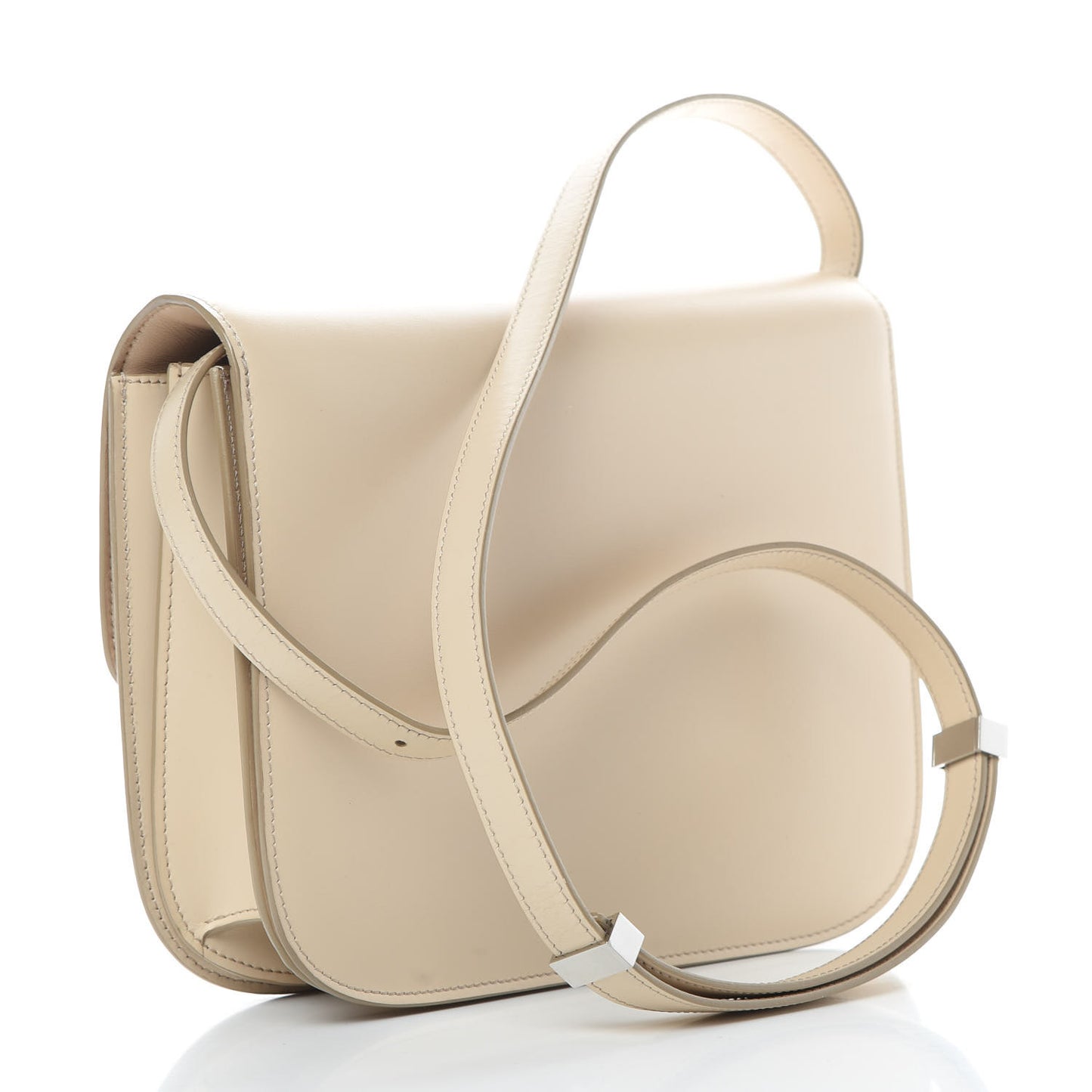 Box Calfskin Medium Classic Box Flap Chalk