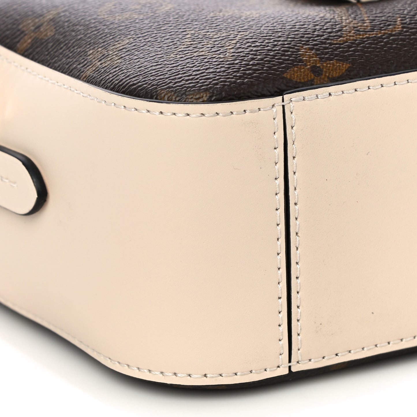 Monogram Saintonge Creme
