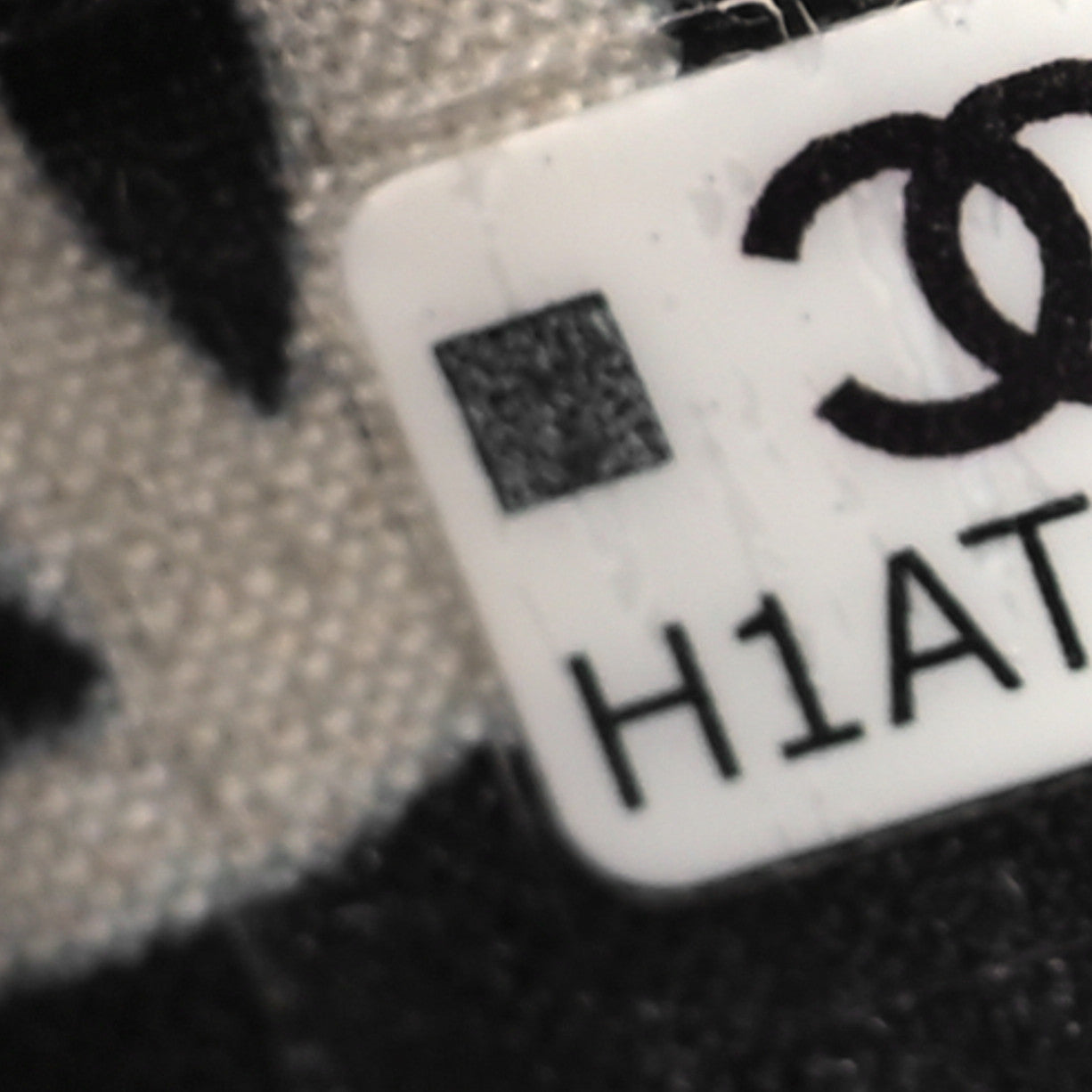 Caviar Quilted Small Bifold Wallet Black