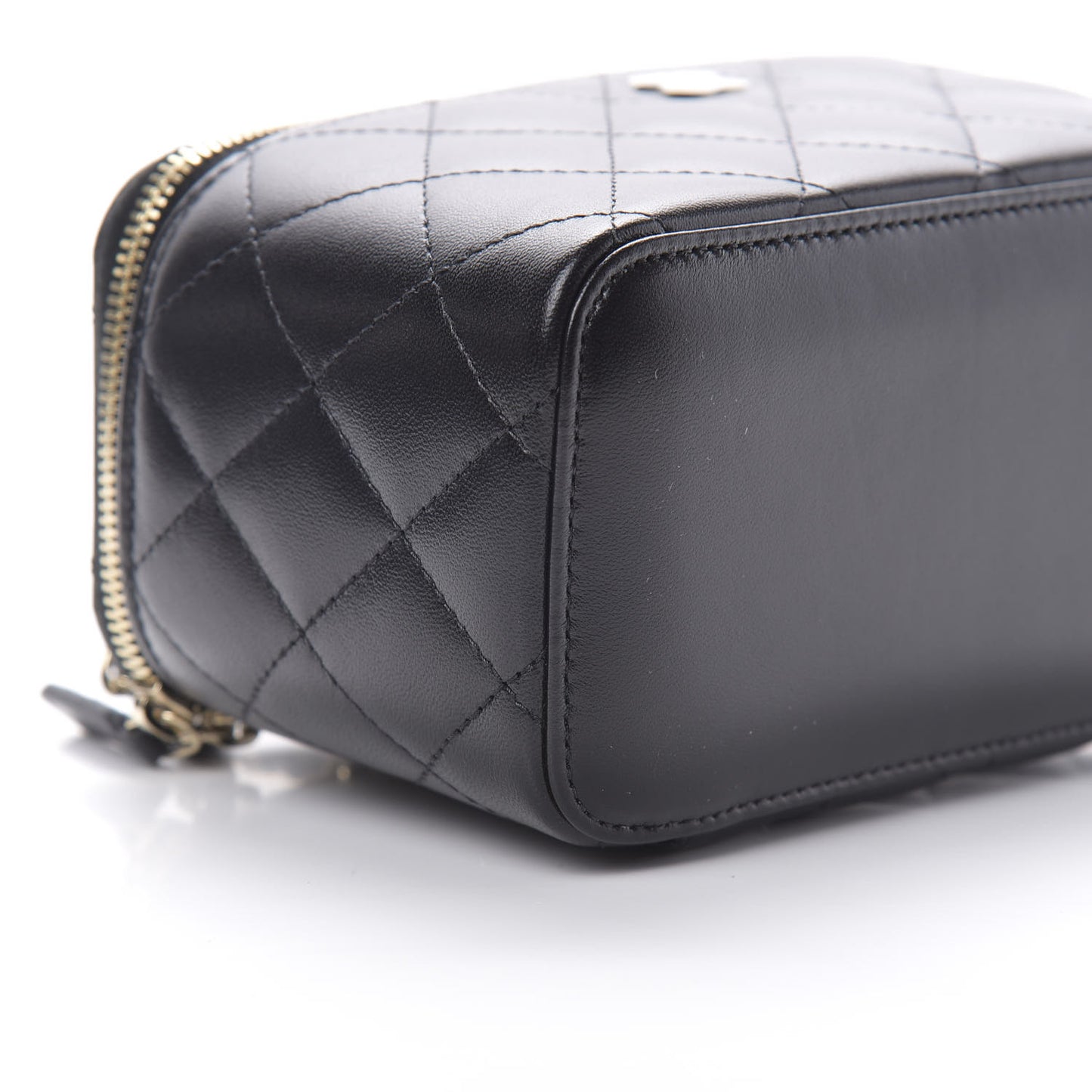 Lambskin Quilted Small Vanity Case With Chain Black