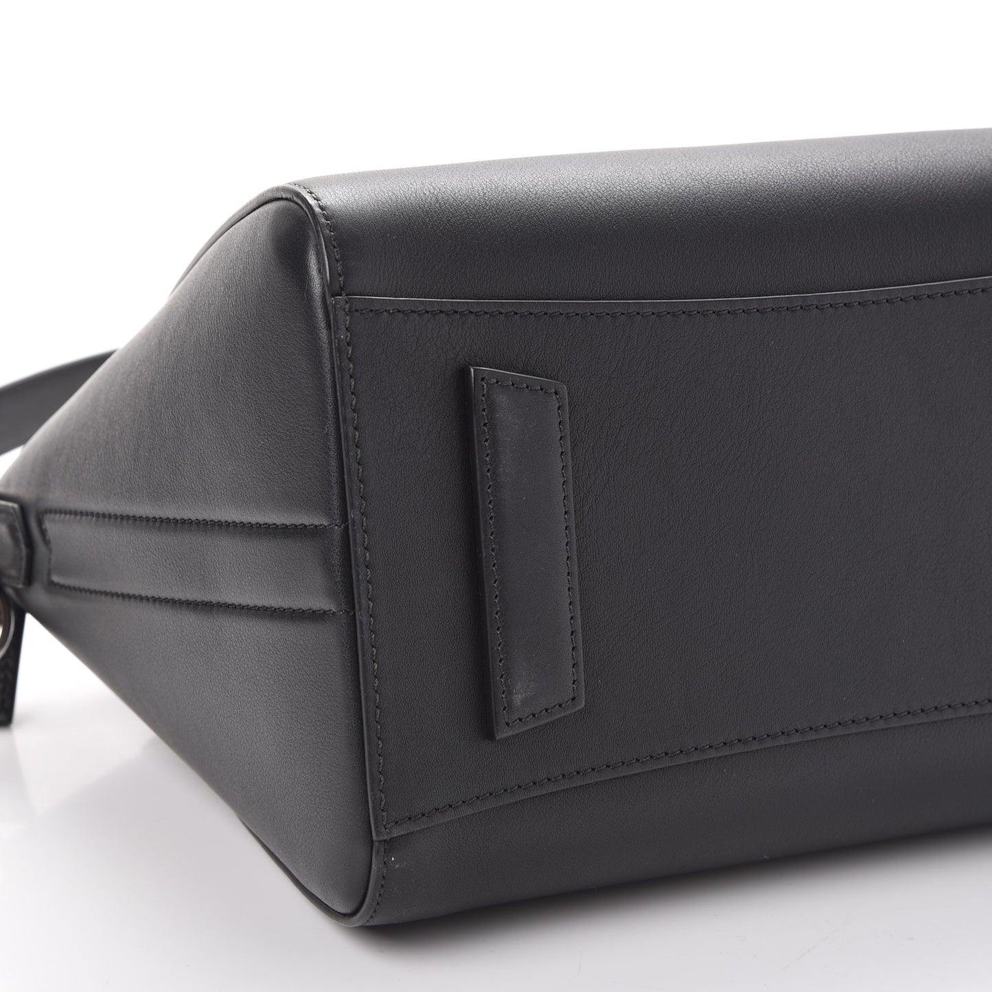 Calfskin Small Antigona Black