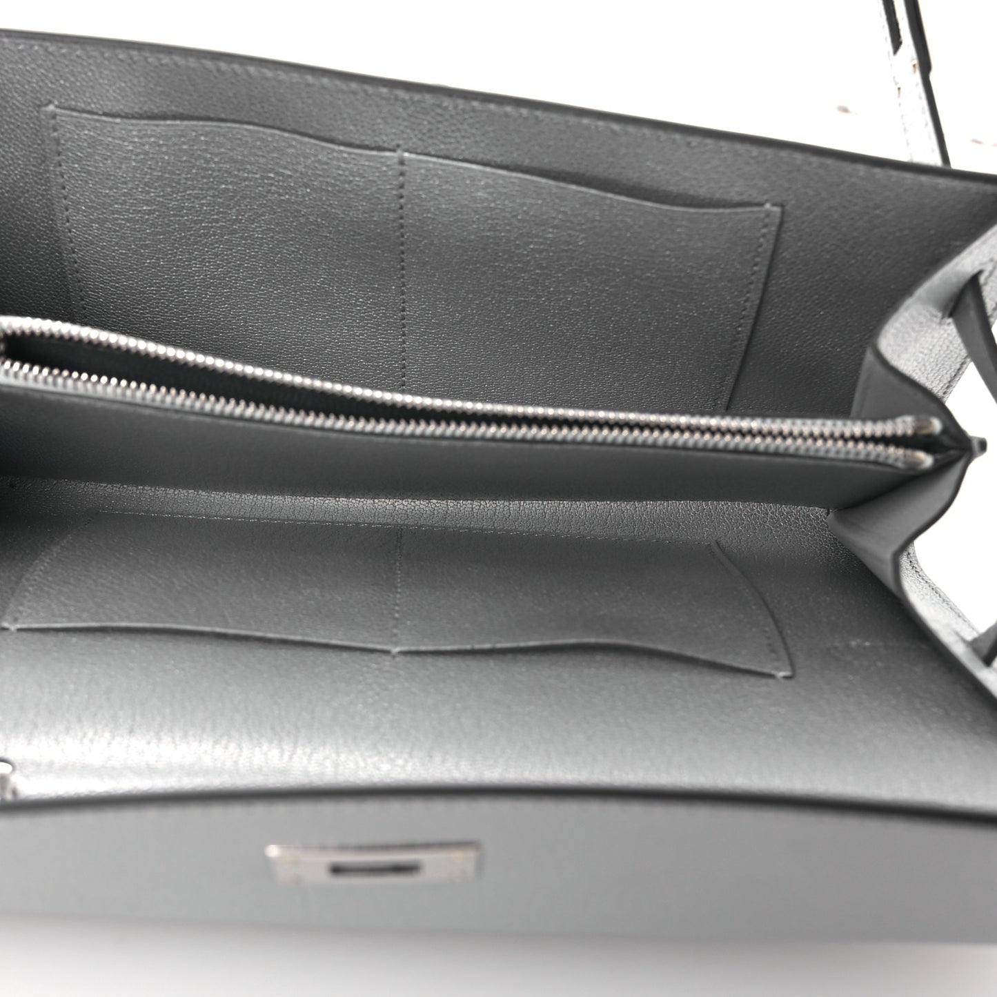 Metallic Chevre Chamkilight Kelly Wallet To Go Argent