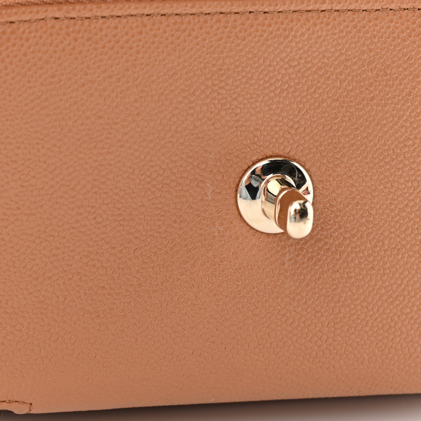 Caviar Quilted Medium Business Affinity Flap Brown