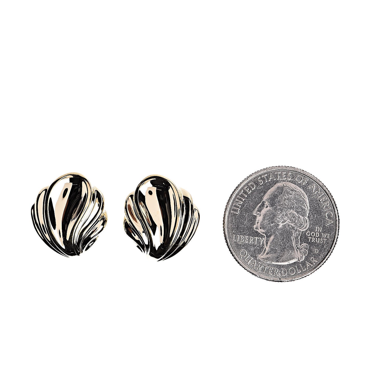 18K Yellow Gold Shell Clip On Earrings