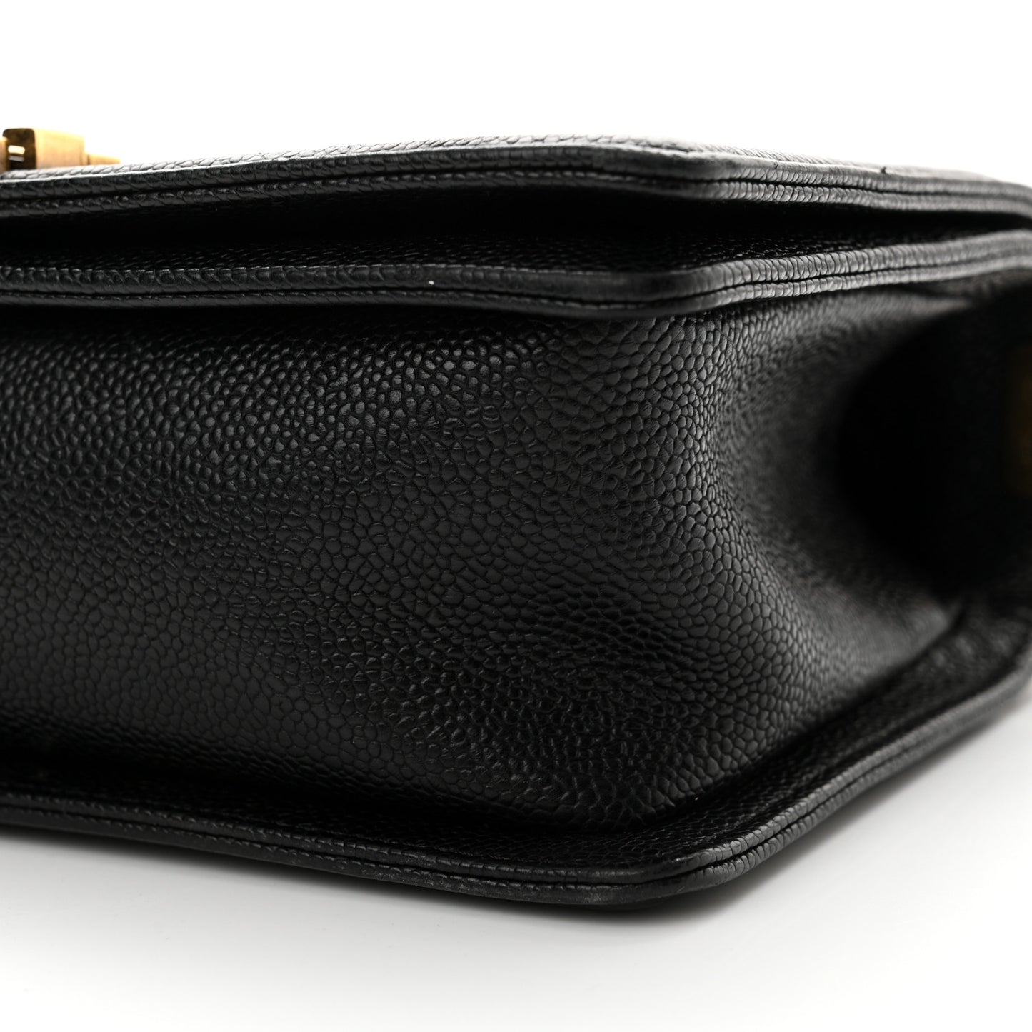 Caviar Quilted Medium Boy Flap Black