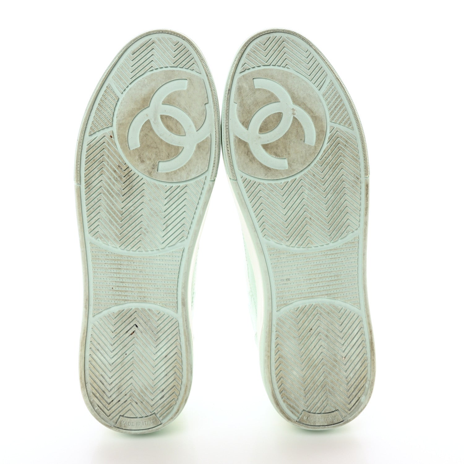 Chanel ホワイト スニーカー　39 Chanel Cotton Sneakers 39 Light Turquoise White 1677562 – FASHIONPHILE