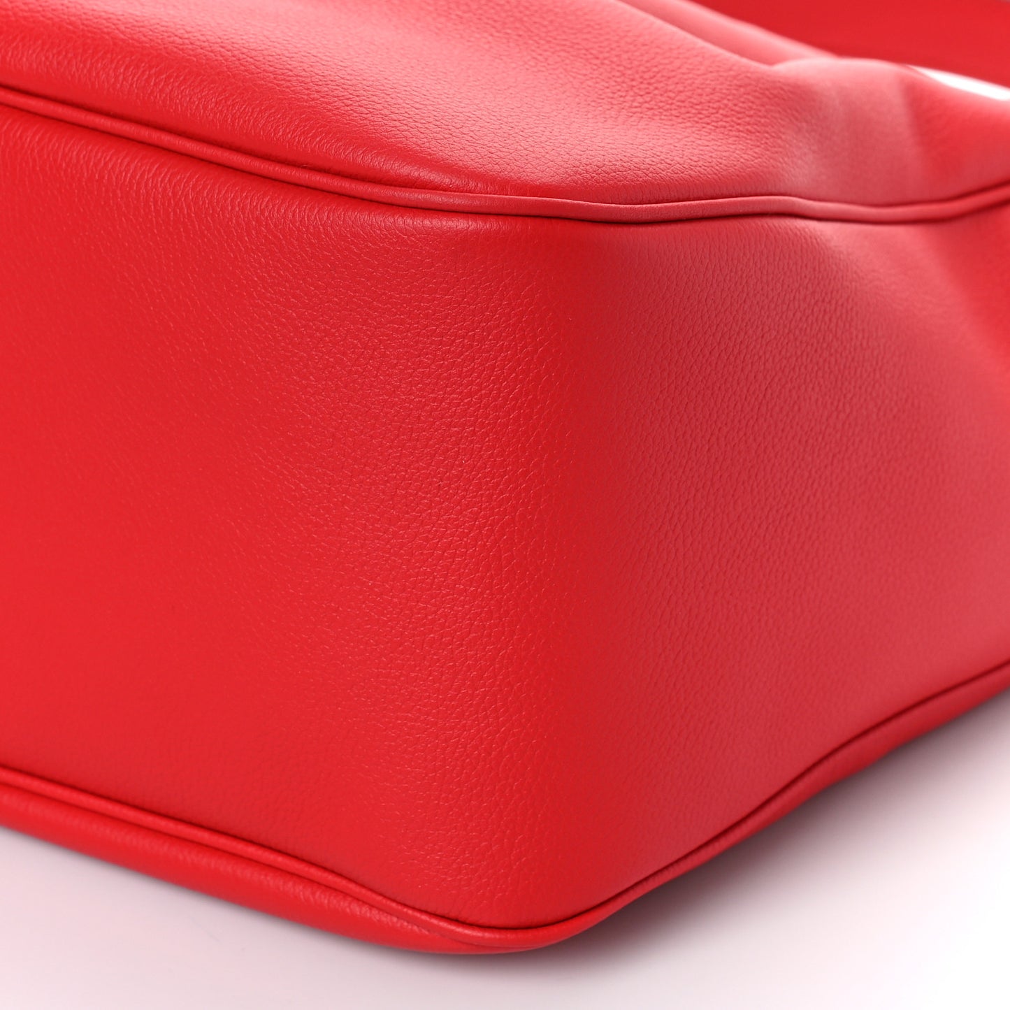 Grained Calfskin La Medusa Bucket Bag Red