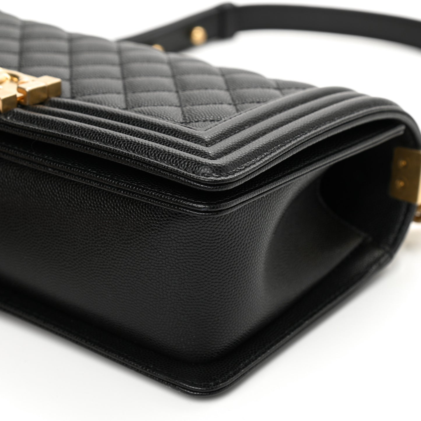 Caviar Quilted Medium Boy Flap Black