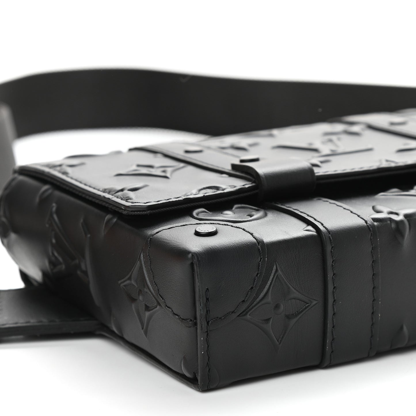 Monogram Seal Slingback Trunk Black