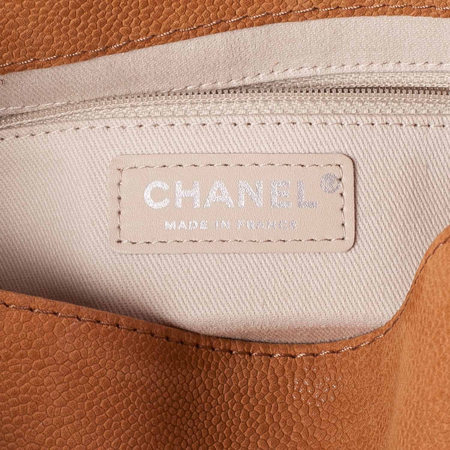 Iridescent Caviar Medium Lady Pearly Flap Beige