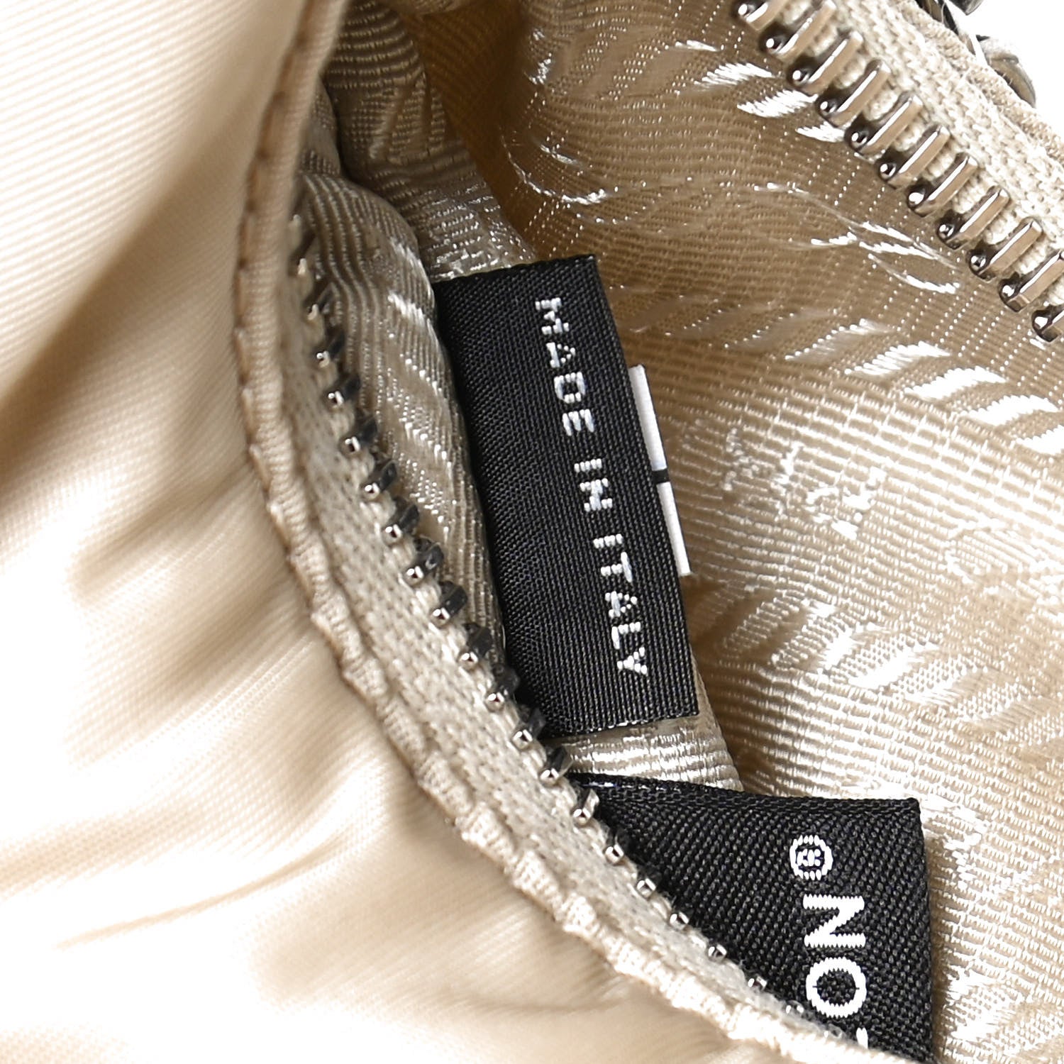 Prada Nylon Re-Edition 2005 Shoulder Bag Deserto 7 of 10