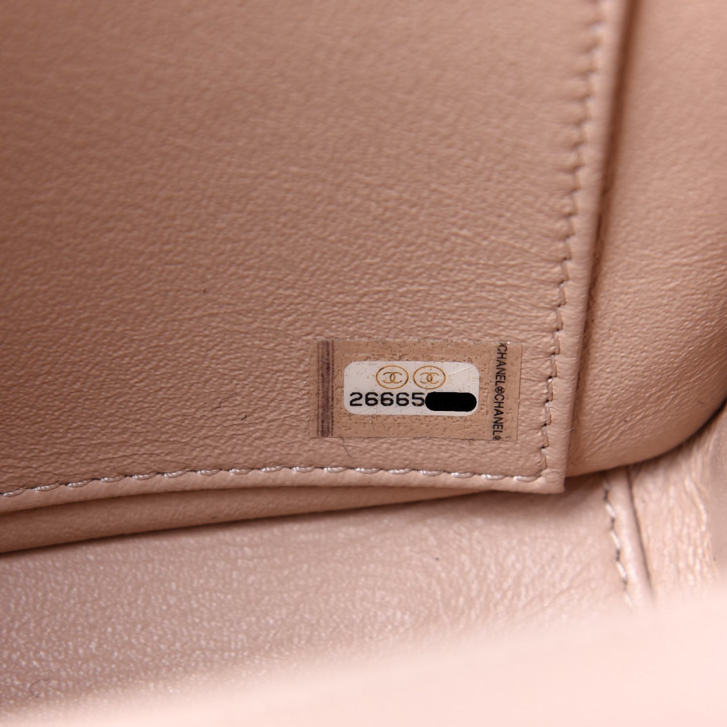 Caviar Quilted Medium Business Affinity Flap Beige
