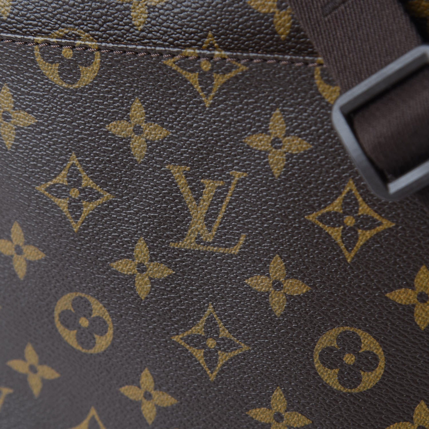 Louis Vuitton Monogram Trotteur Beaubourg 10 of 10