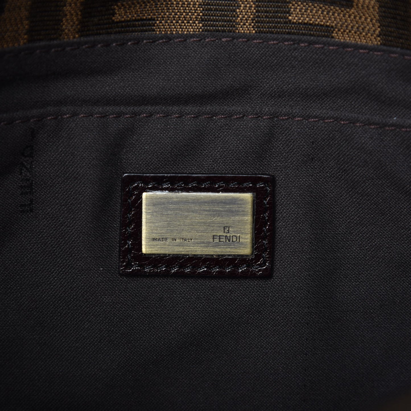 Zucca Calfskin Shoulder Bag Tobacco