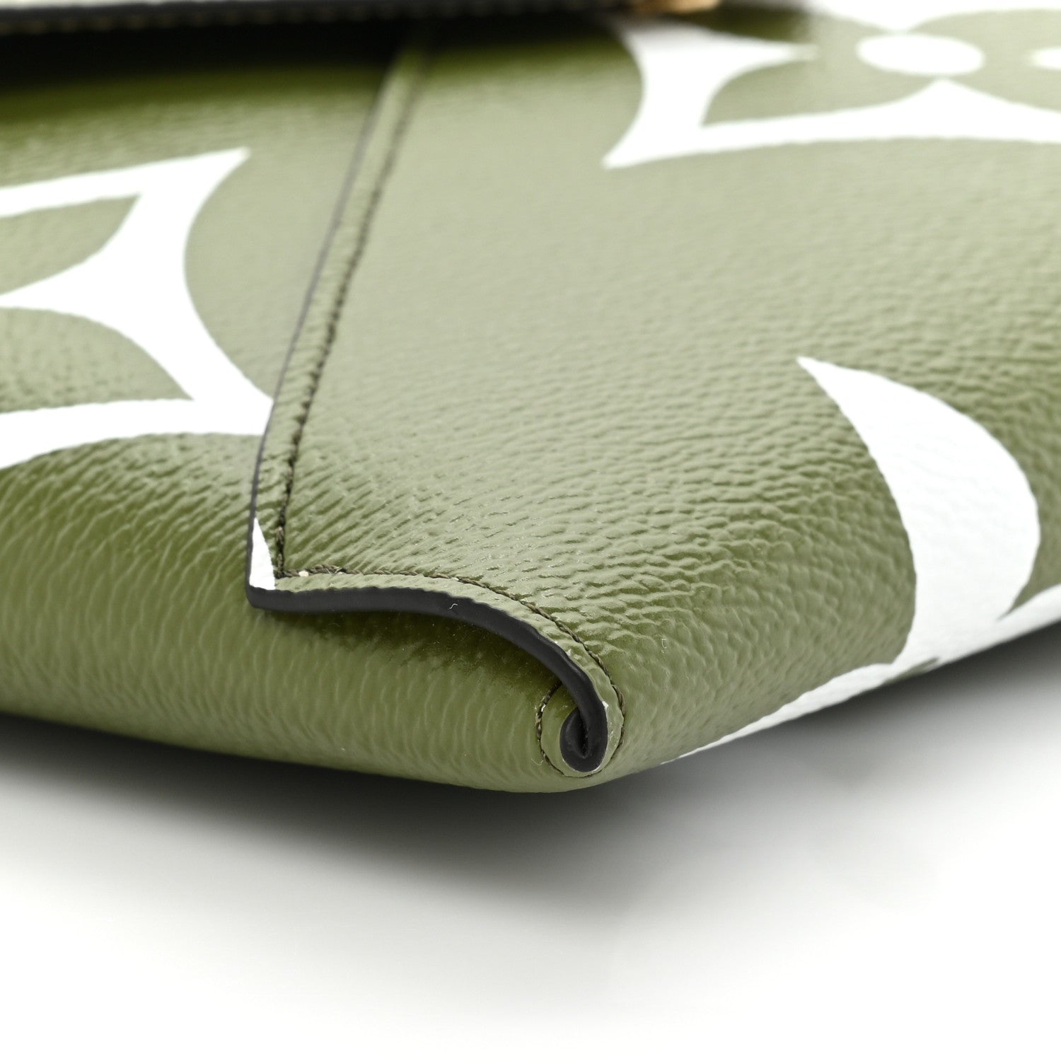 Louis Vuitton Monogram Giant Kirigami Pochette Set 11 of 14