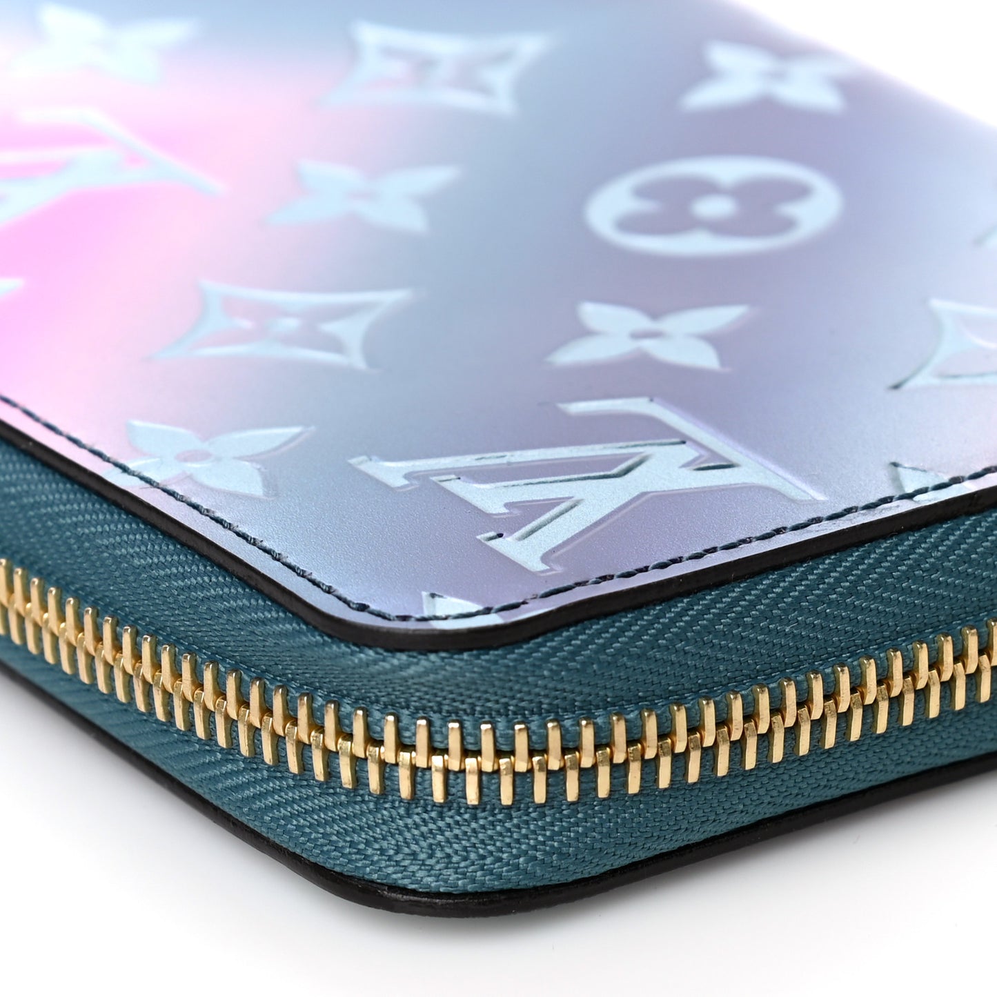 Metallic Vernis Degrade Zippy Wallet Blue Pink