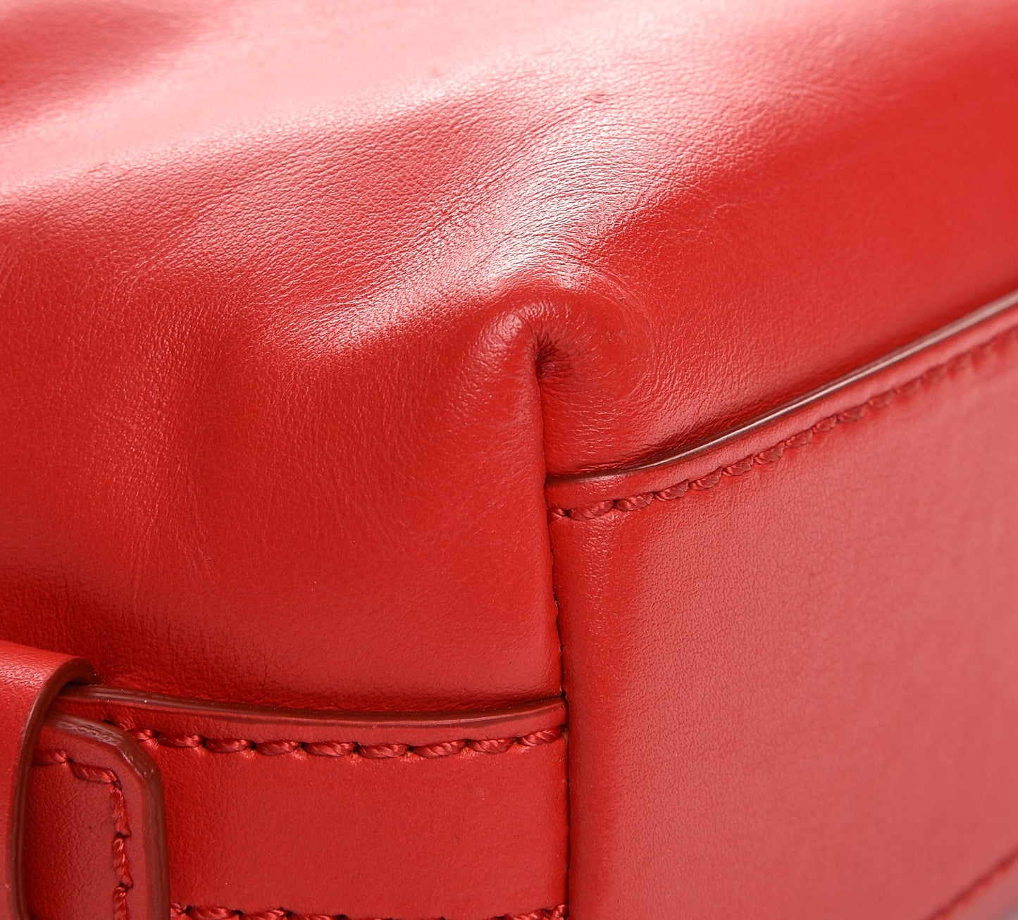 Waxed Calfskin Micro Nightingale Medium Red