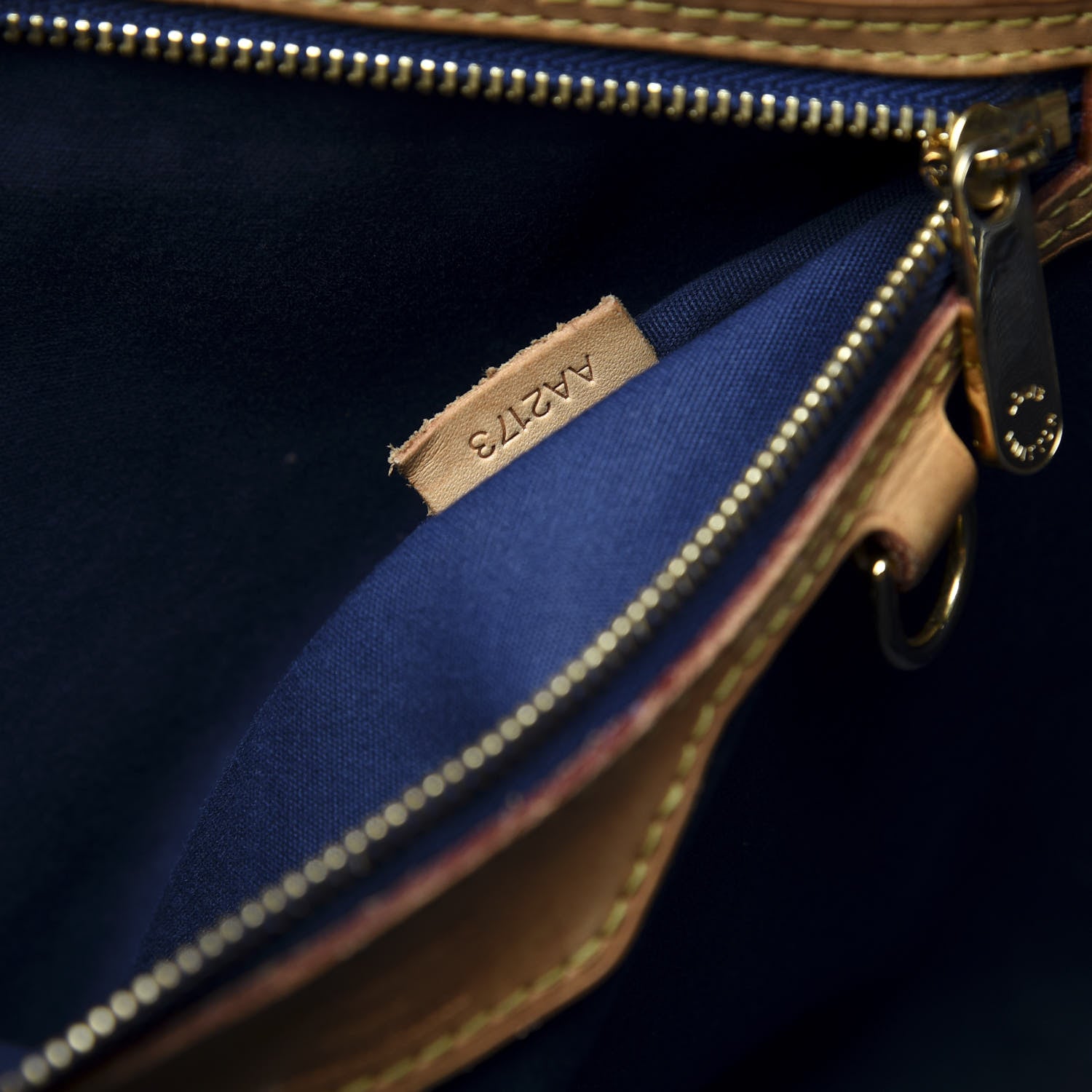Louis Vuitton Vernis Brea MM Grand Bleu 9 of 12