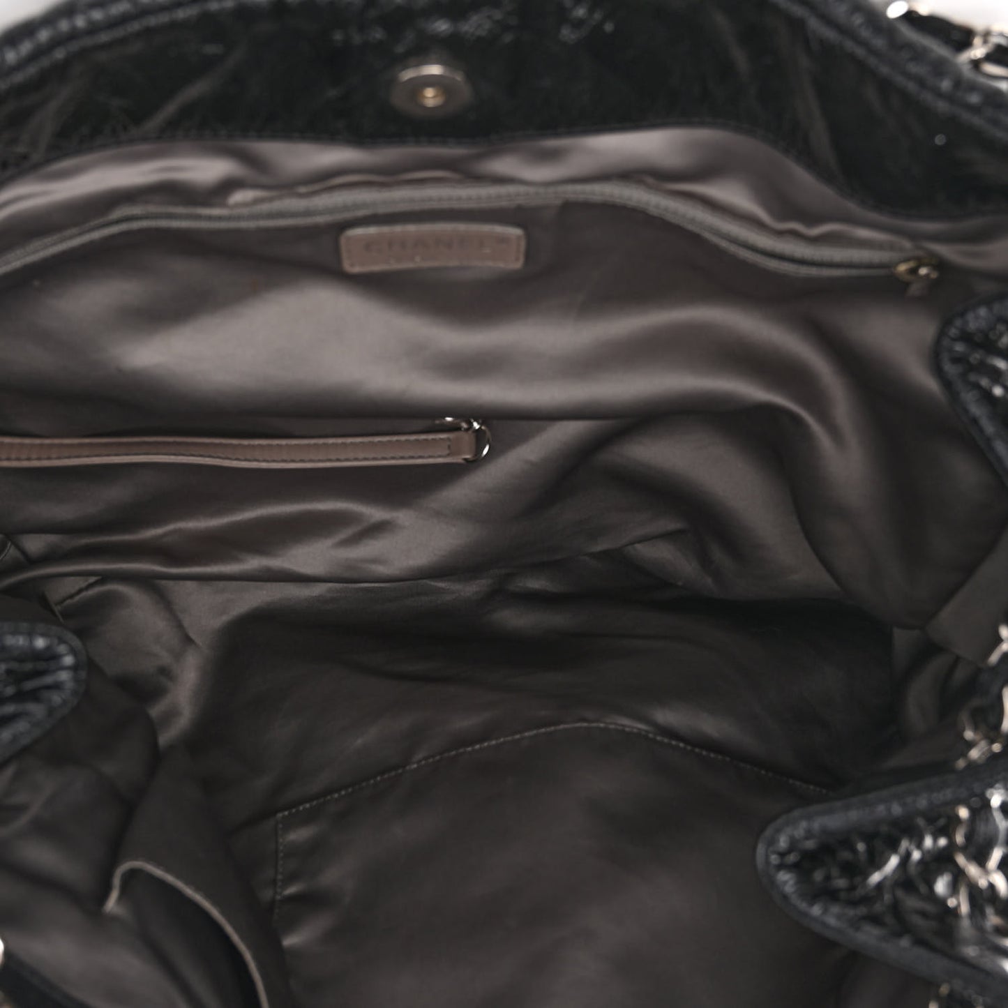 Vinyl Graphic Edge Tote Black