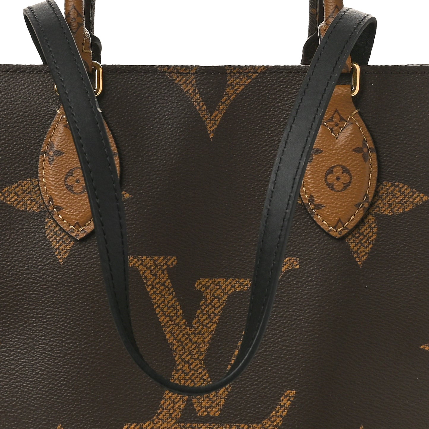 LOUIS VUITTON Reverse Monogram Giant Onthego MM