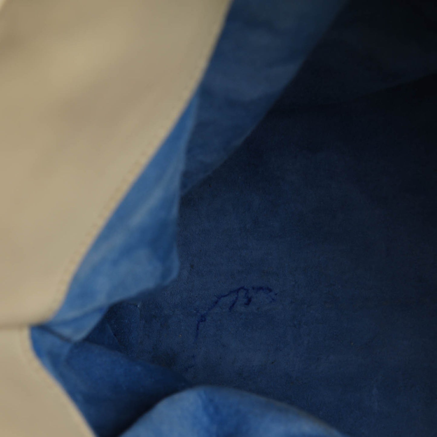 Light Calf Intrecciato Medium Roma Marmo