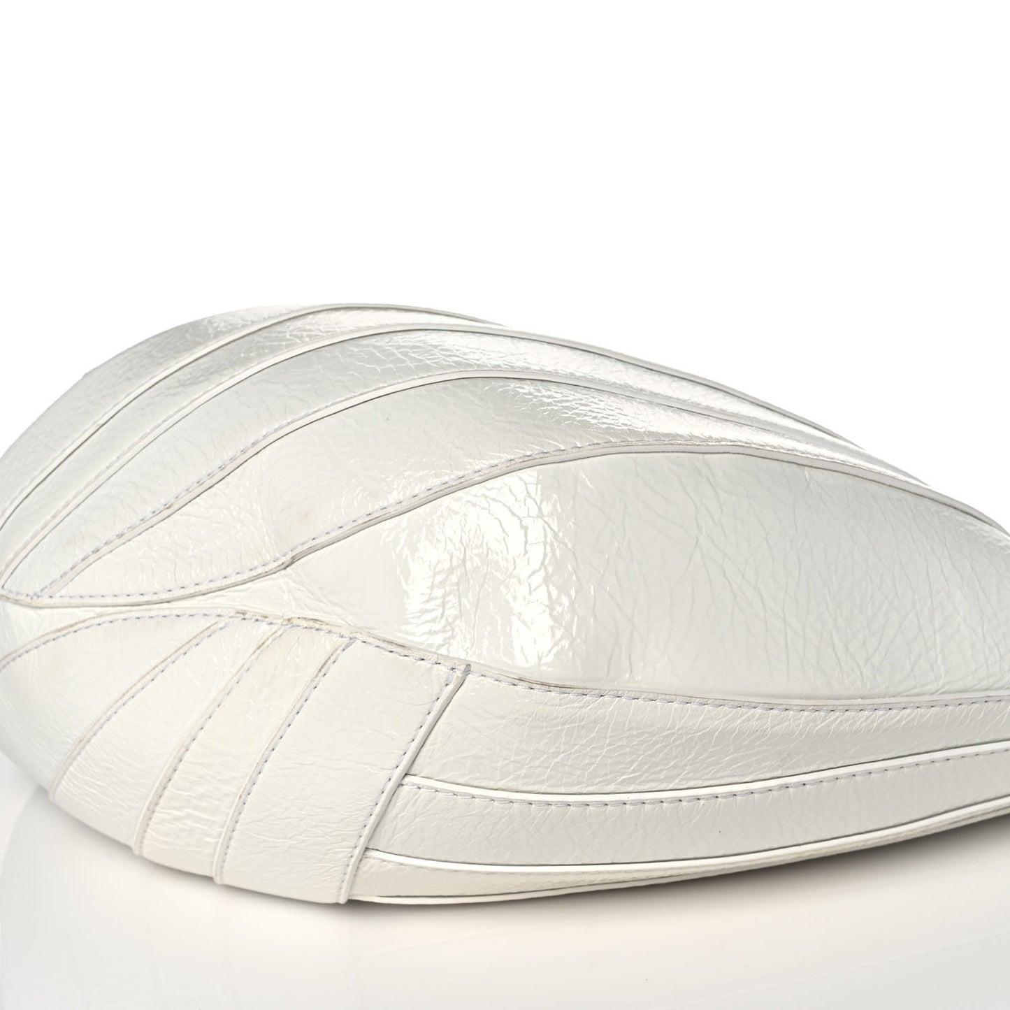 Crumpled Patent Small Droplet Hobo White