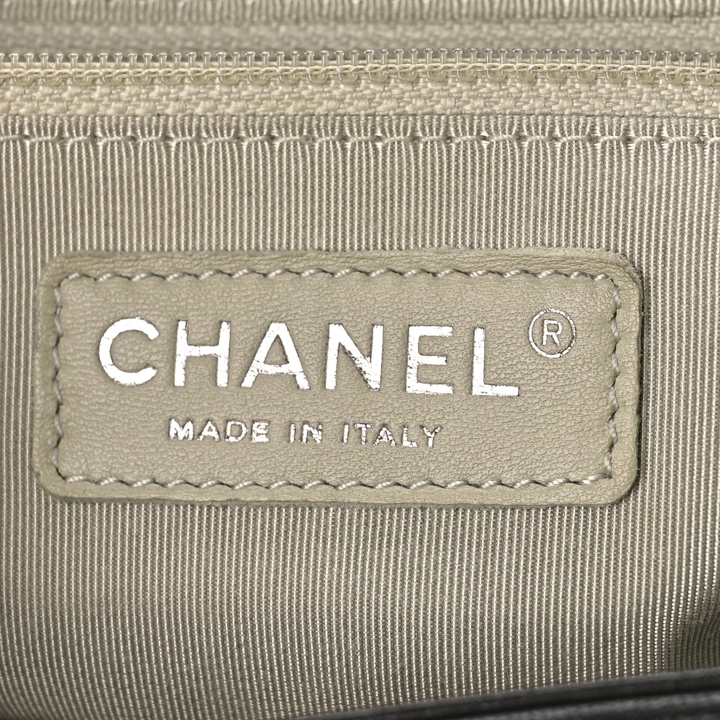 Washed Lambskin Quilted Medium Chain Around Messenger Black