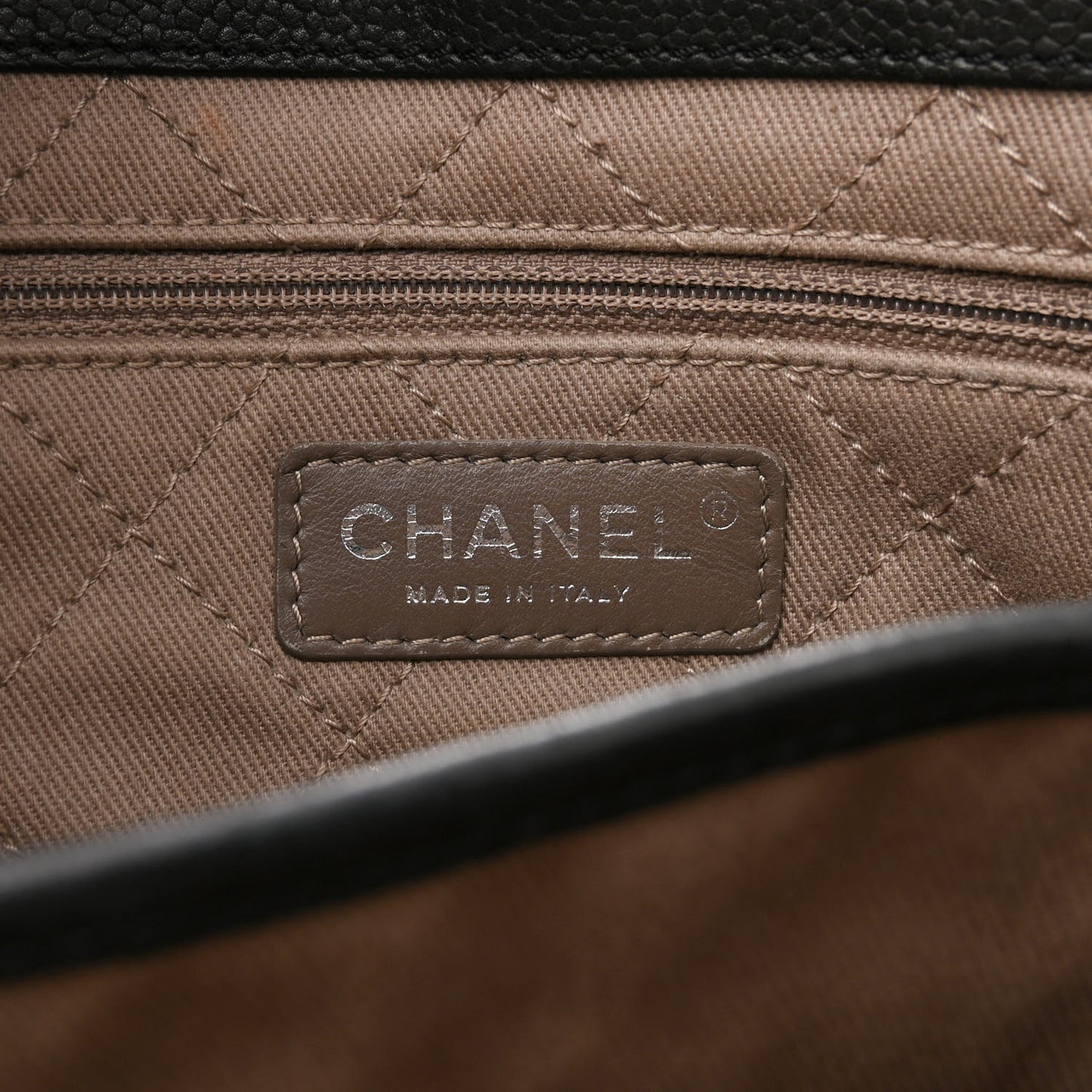 Calfskin Stitched Hamptons Tote Black