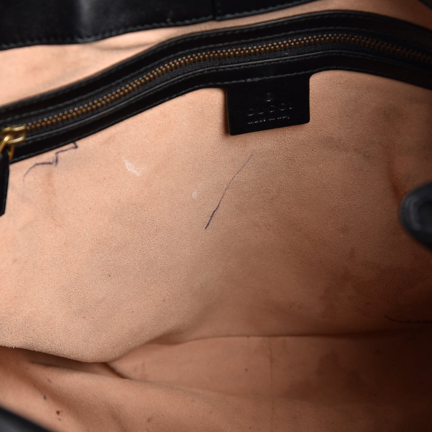 Calfskin Matelasse Medium GG Marmont Shoulder Tote Bag Black