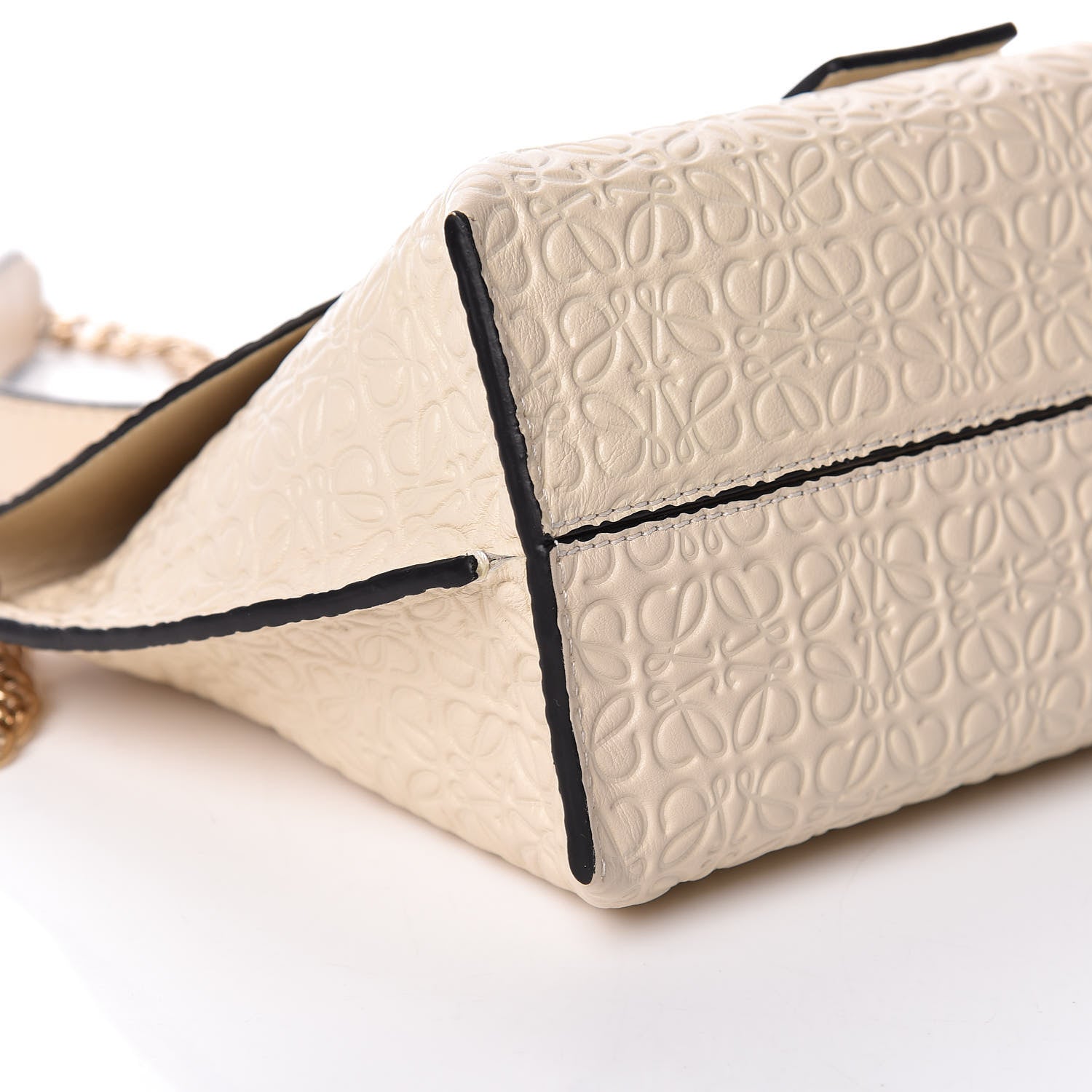 Loewe Goatskin Embossed Avenue Shoulder Bag Ivory 5 of 8