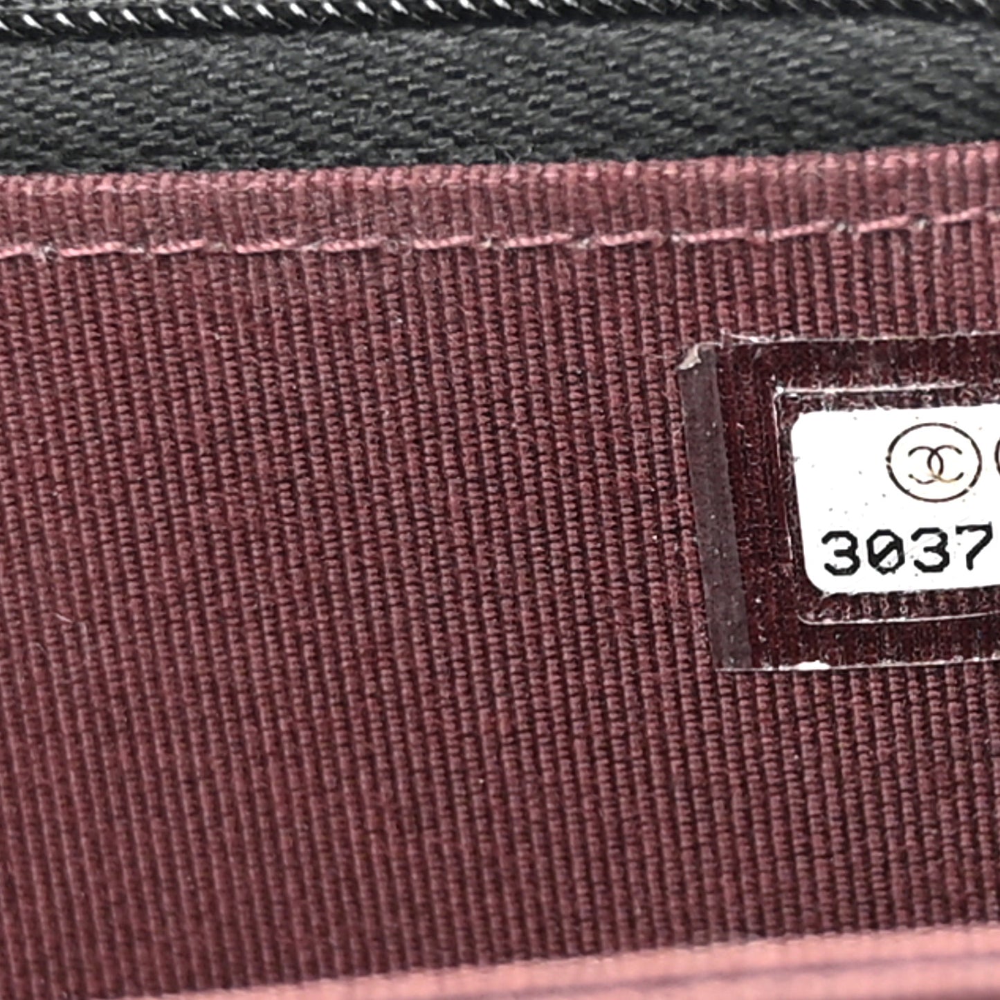 Caviar Quilted Mini Wallet On Chain WOC Black