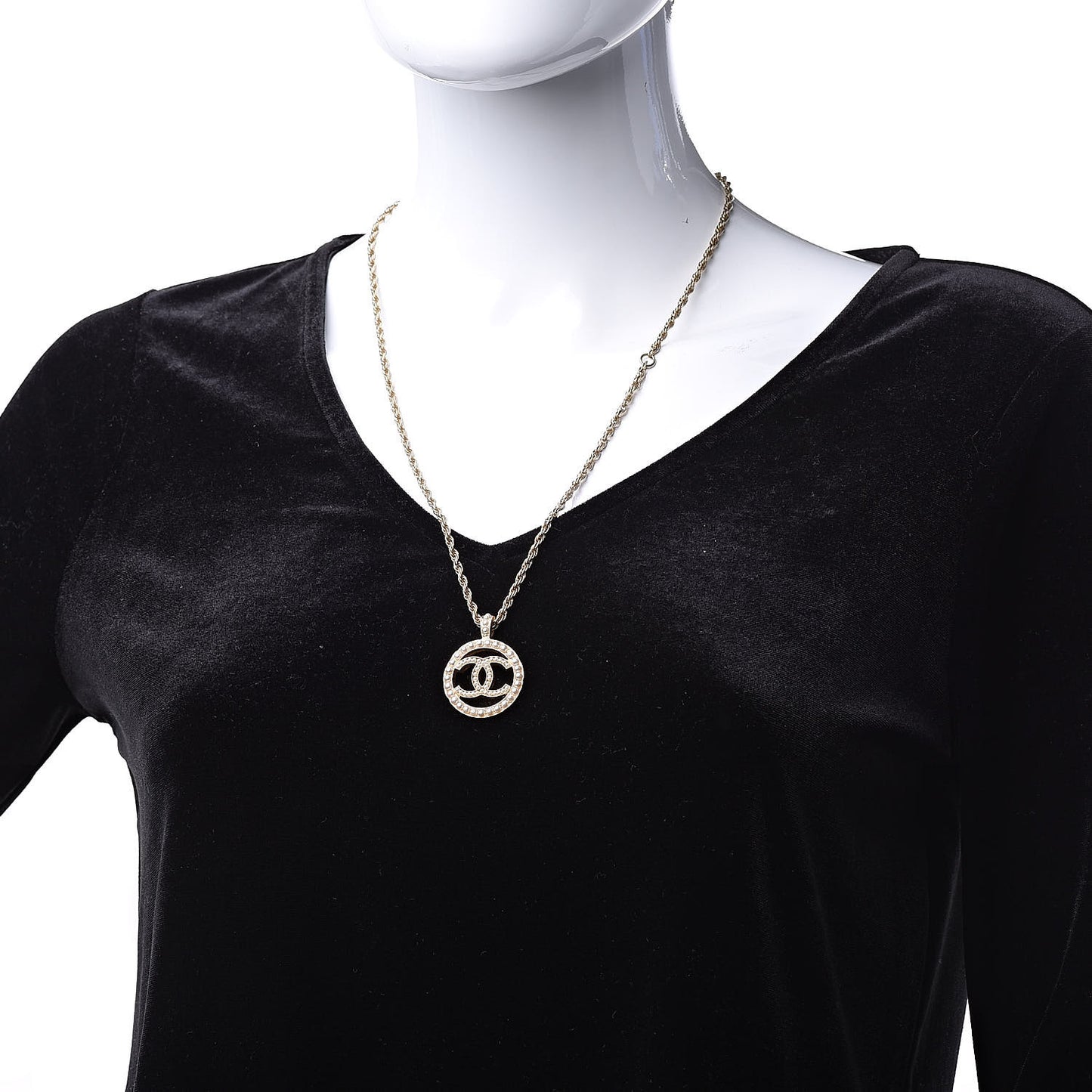 Pearl CC Round Pendant Necklace Gold