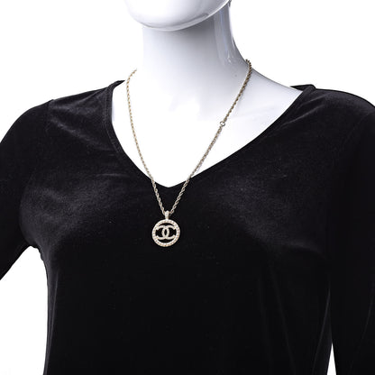 Chanel Pearl CC Round Pendant Necklace Gold 2 of 6