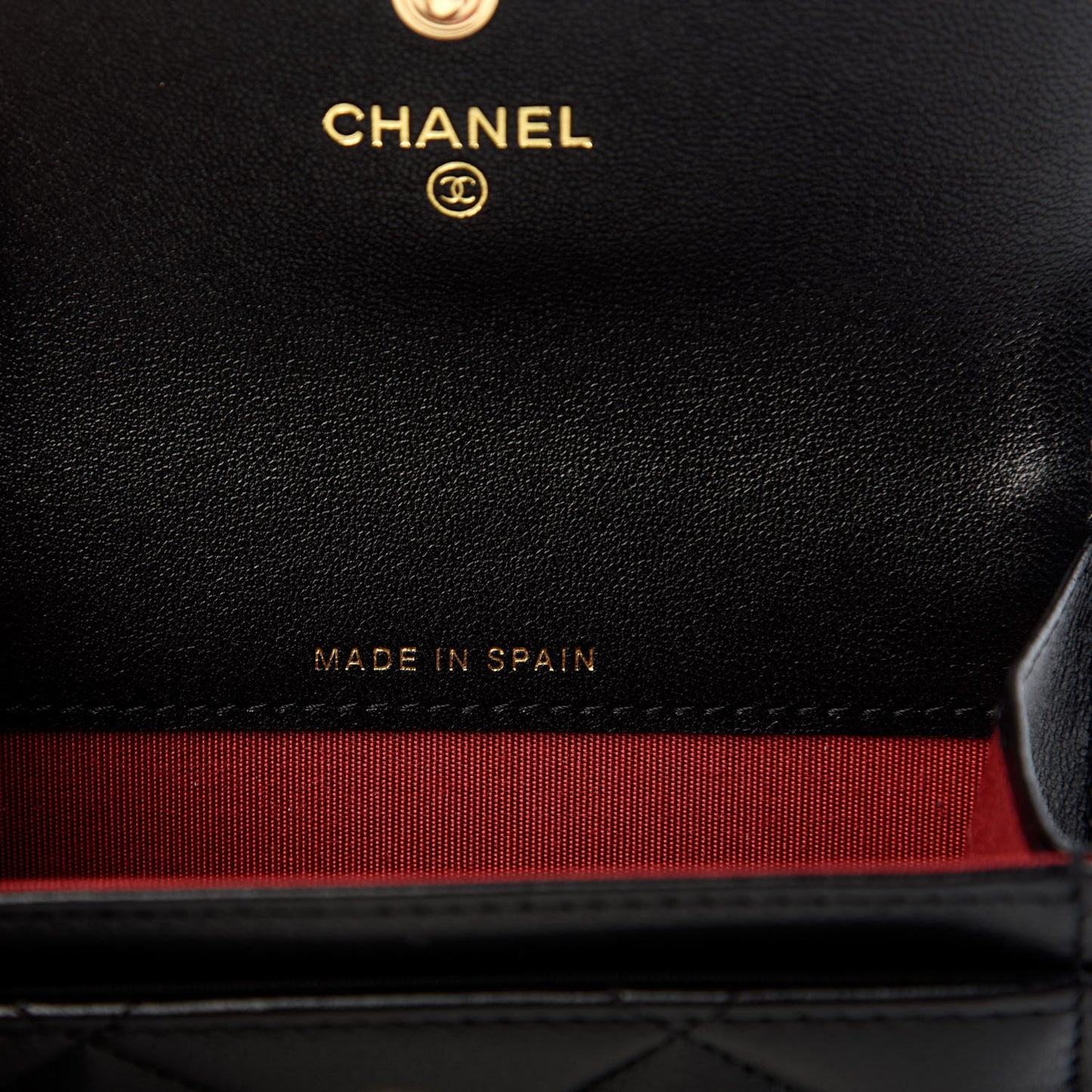 Shiny Goatskin Quilted Chanel 19 Flap Card Holder Black