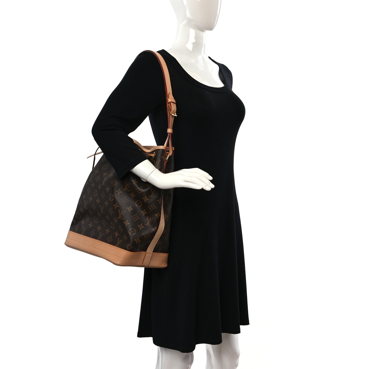 Louis Vuitton Monogram Noe 2 of 11