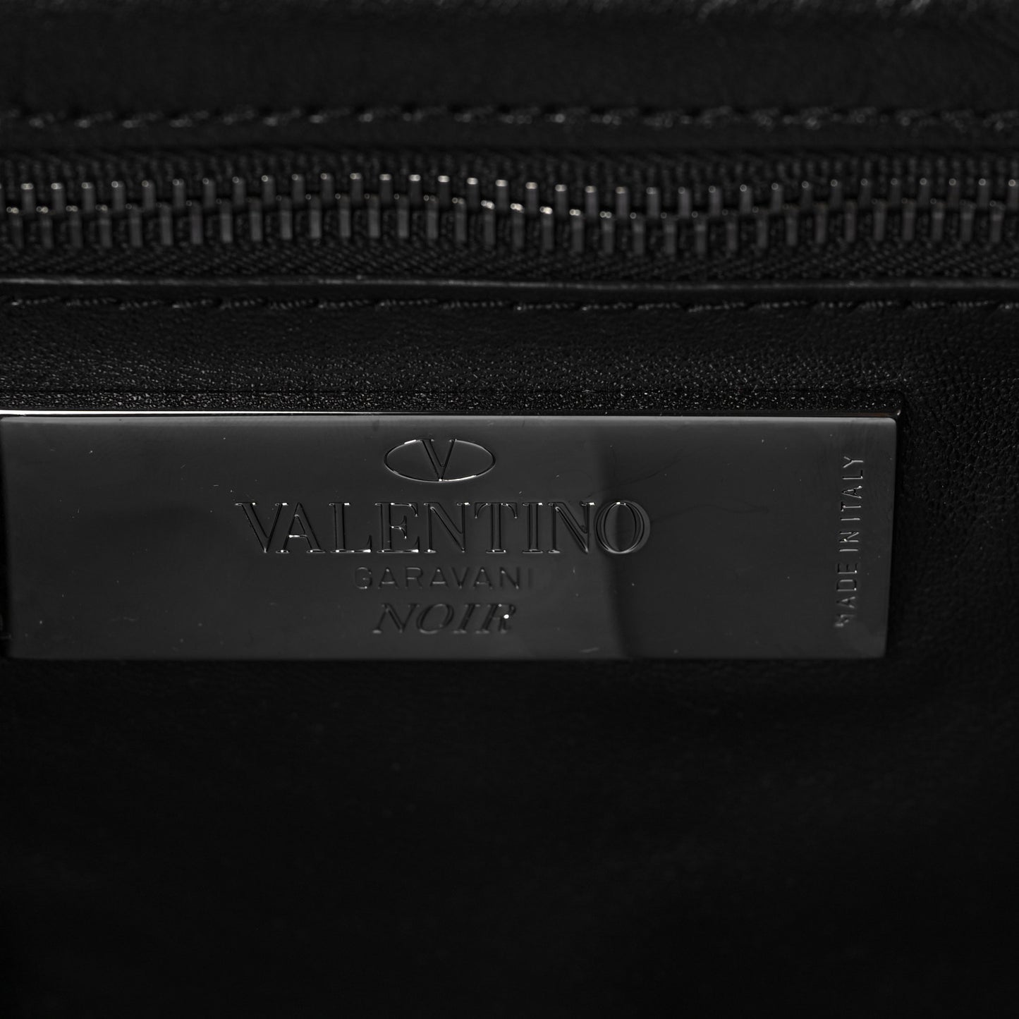 Vitello Small Rockstud Tote Black