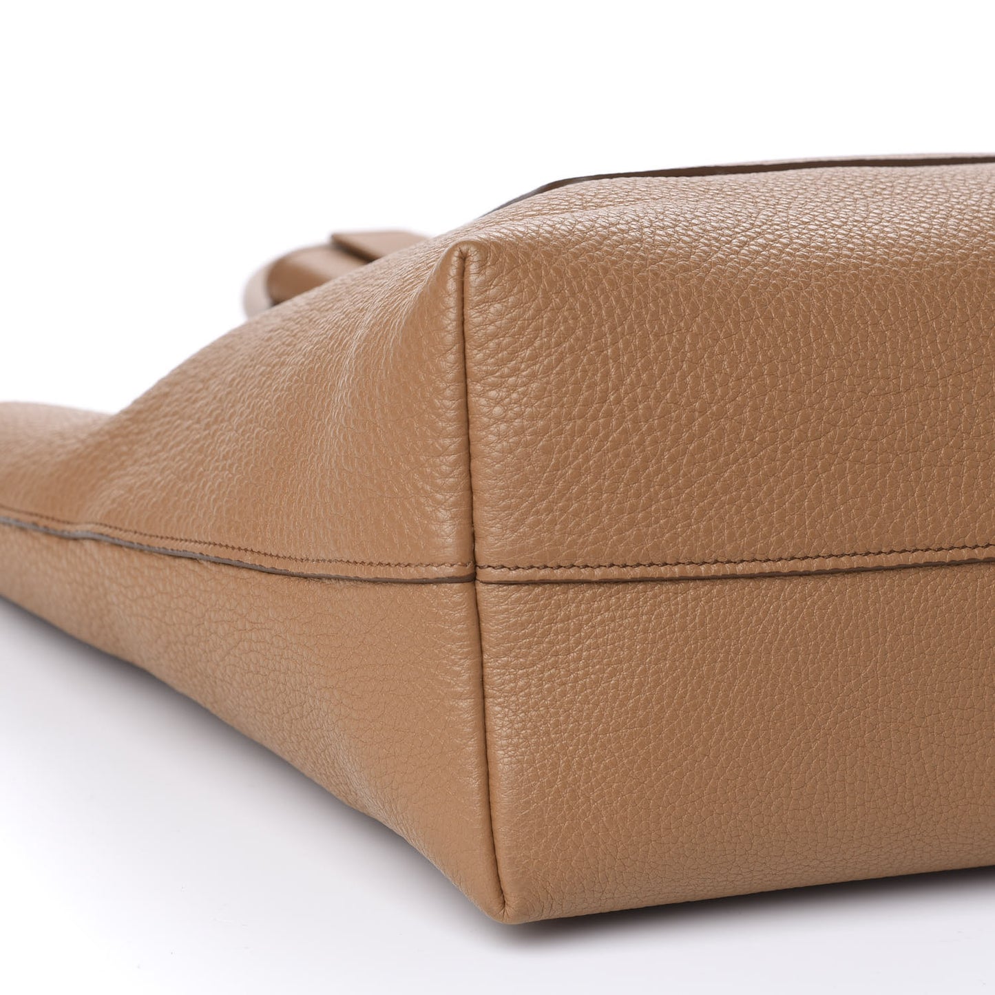 Vitello Daino Pocket Tote Caramel