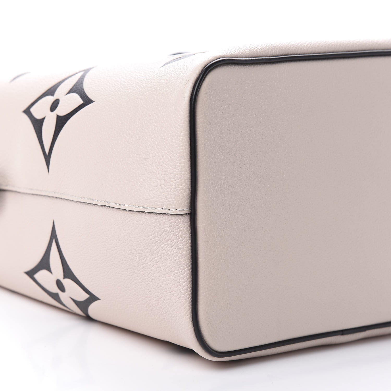Louis Vuitton Empreinte Monogram Giant Crafty Neonoe MM Creme Black 15 of 16