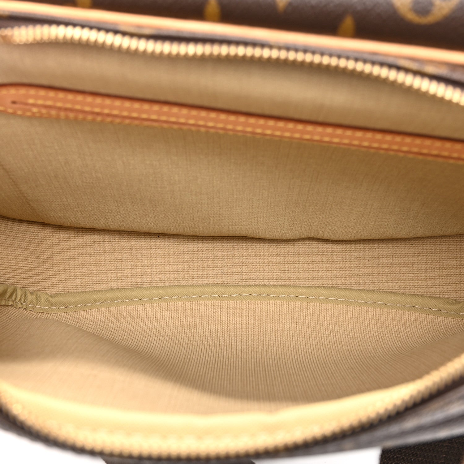 Louis Vuitton Monogram Reporter PM 6 of 11