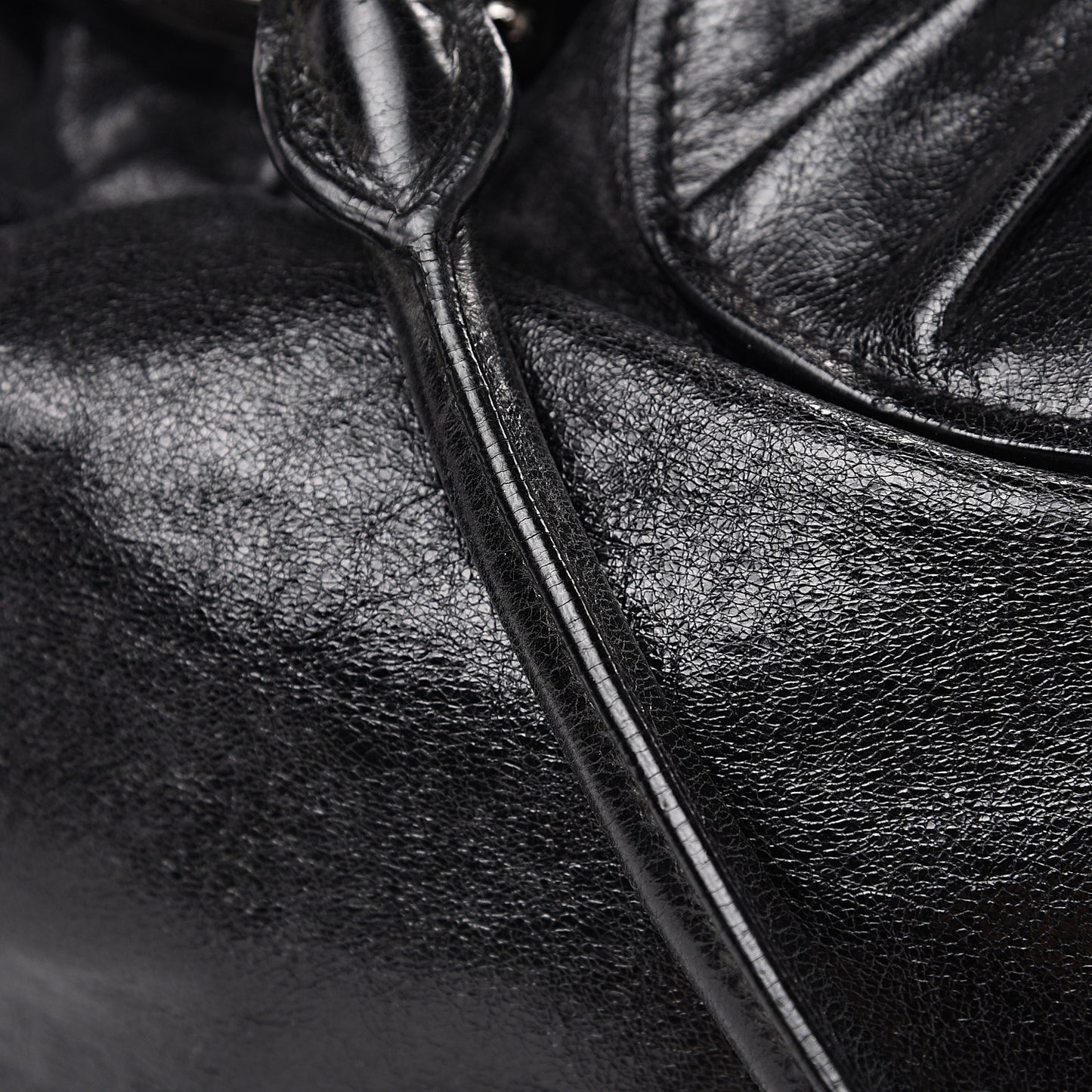 Vitello Lux Gathered Hobo Black