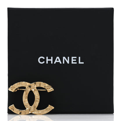 Chanel Metal Tweed Effect CC Brooch Gold 4 of 4