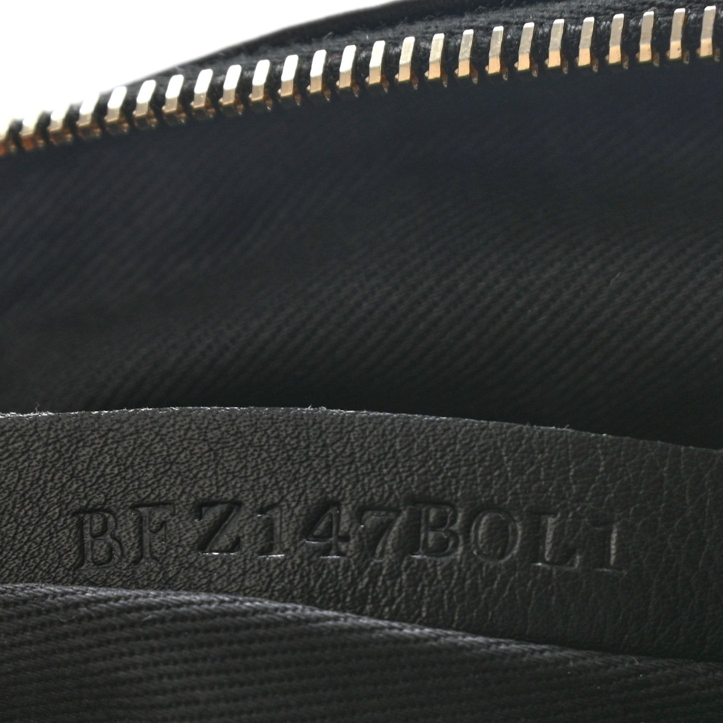 Vitello Large Rockstud Zip Wristlet Pouch Black