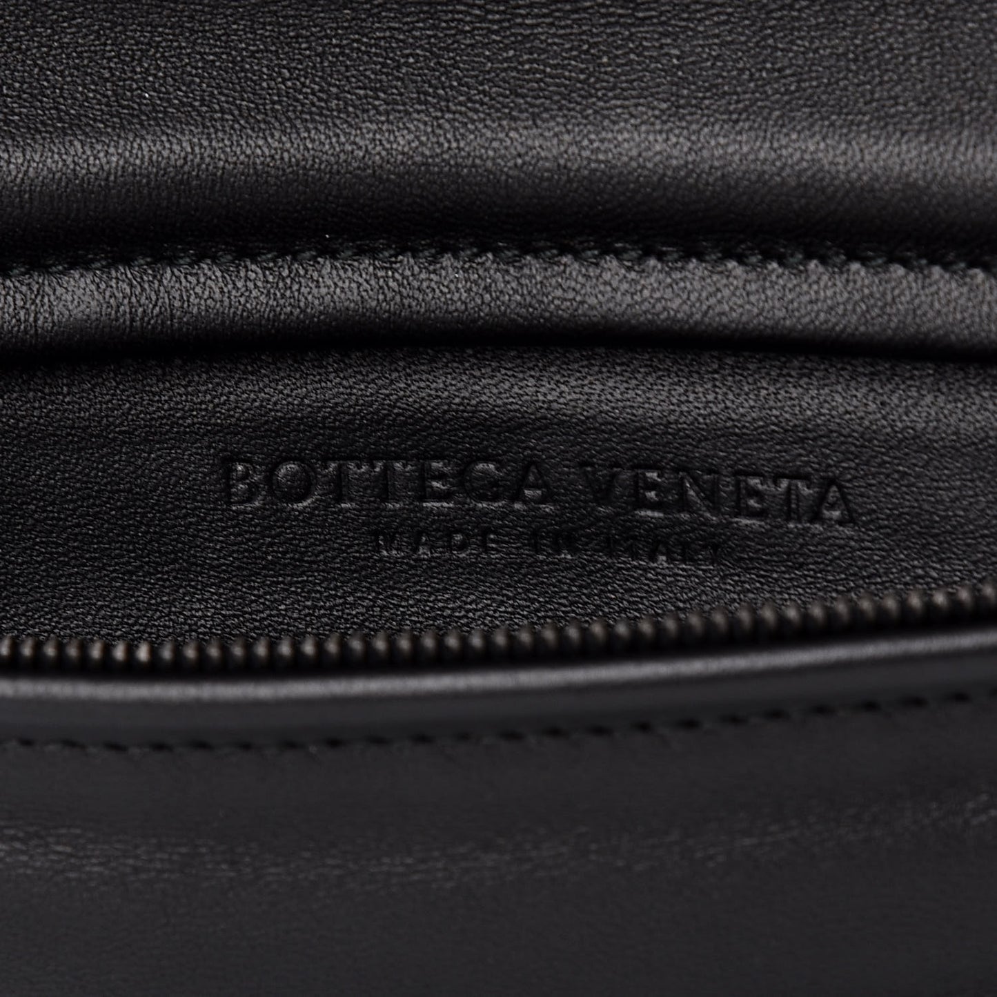 Nappa Intrecciato Turnlock Clutch Black
